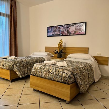 Residence Malpensa Somma Lombardo Eksteriør billede