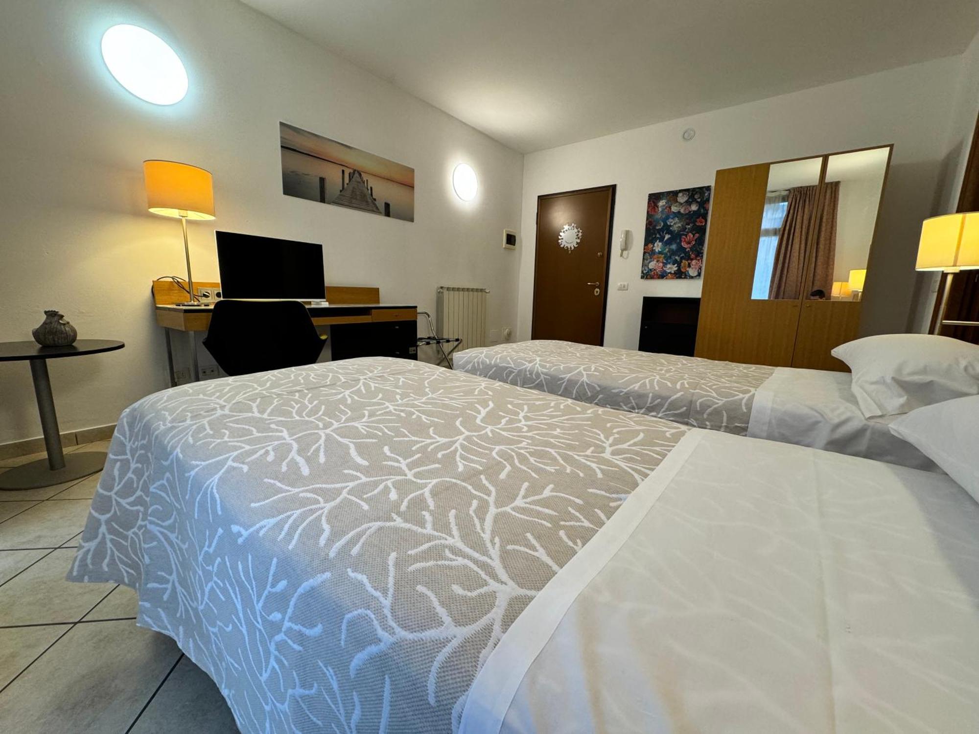 Residence Malpensa Somma Lombardo Eksteriør billede