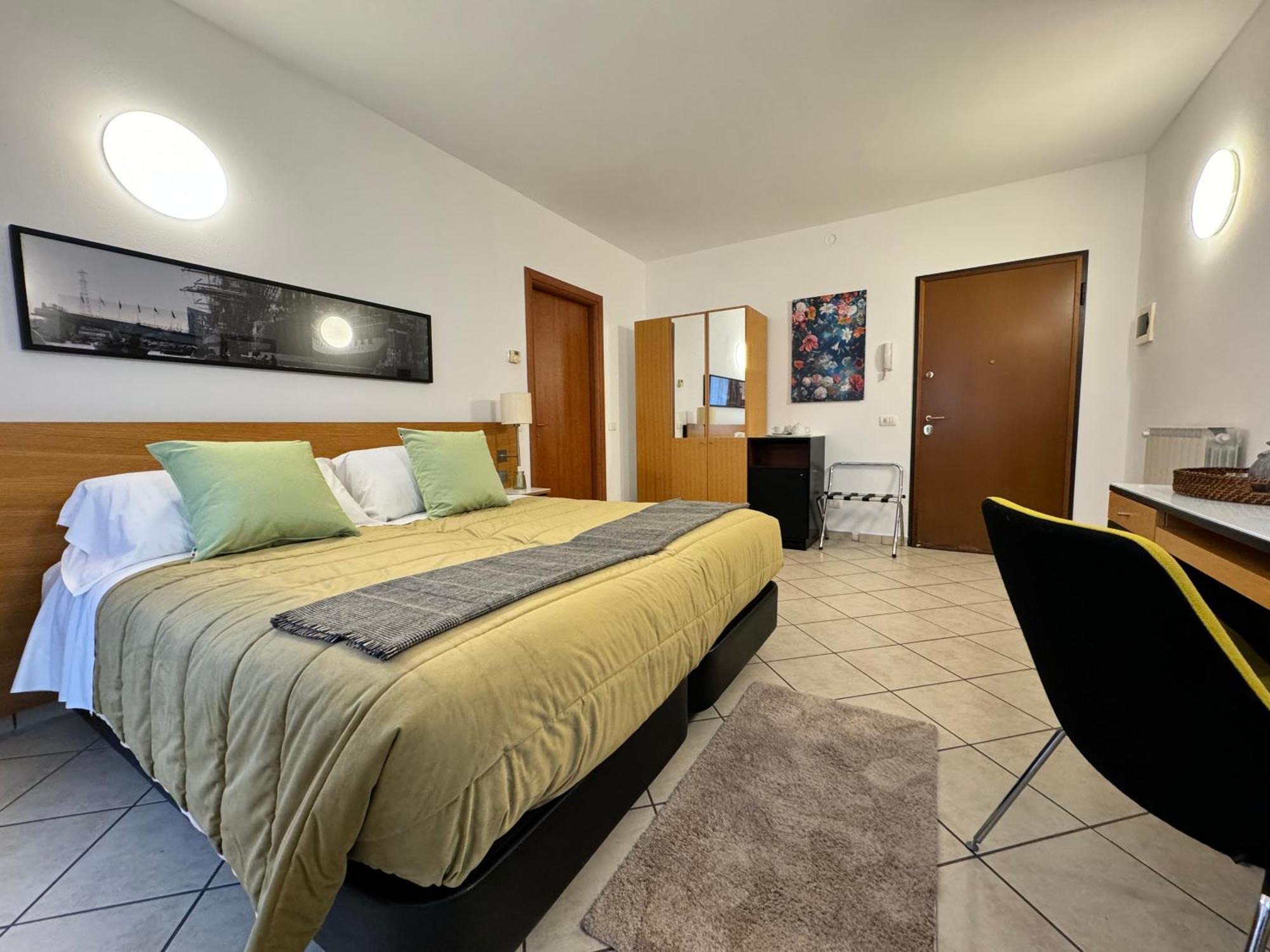 Residence Malpensa Somma Lombardo Eksteriør billede